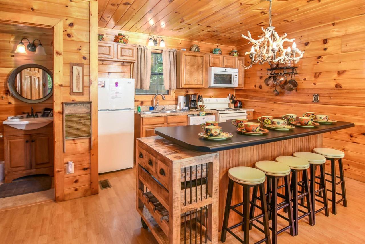 Permanent Vacation-Private Honeymoon Cabin With Hot Tub Sevierville Εξωτερικό φωτογραφία