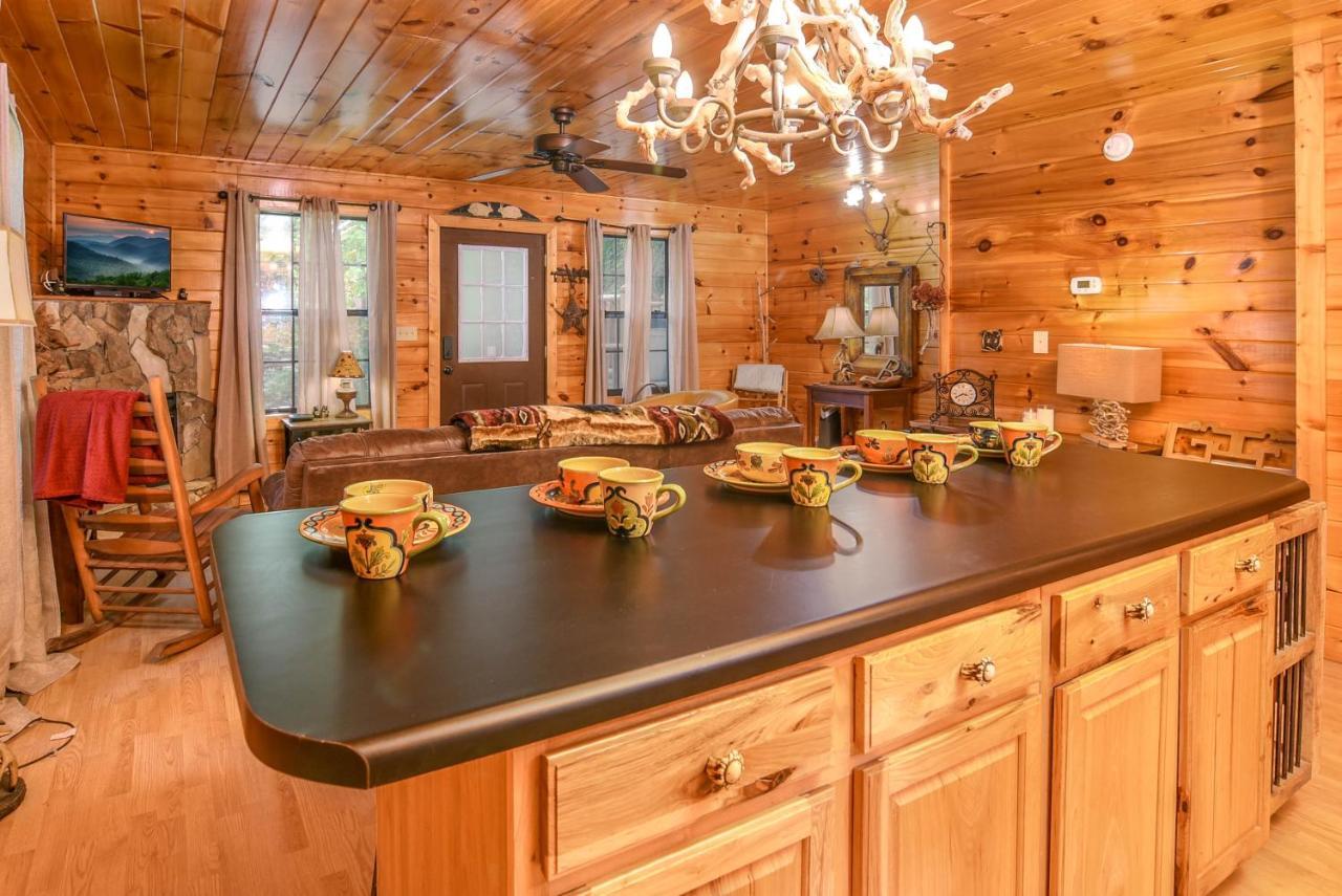 Permanent Vacation-Private Honeymoon Cabin With Hot Tub Sevierville Εξωτερικό φωτογραφία